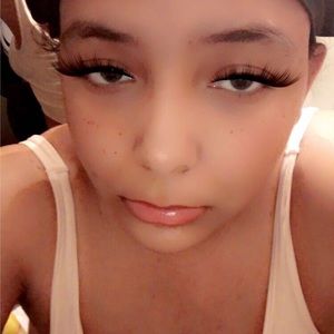 Meet your Posher, Ava